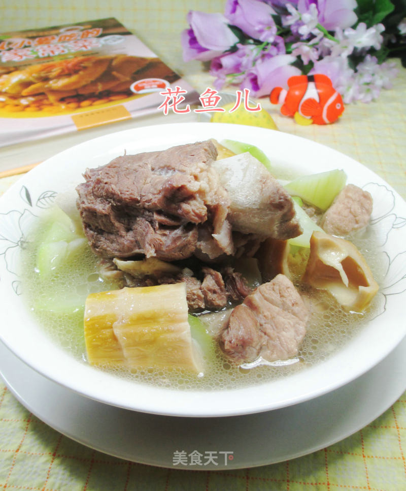 Sheep's Tail Bamboo Shoots Night Blossom Tube Bone Soup recipe