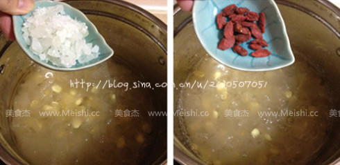 Fresh Lotus Seed and White Fungus Soup recipe