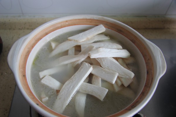 Duck Feet, King Pleurotus and Clam Soup recipe