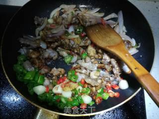 Fried Bullfrog with Onion recipe