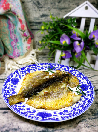 Dry Fried Large Yellow Croaker
