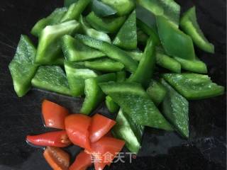 Stir-fried Green Peppers with Chicken Gizzards recipe