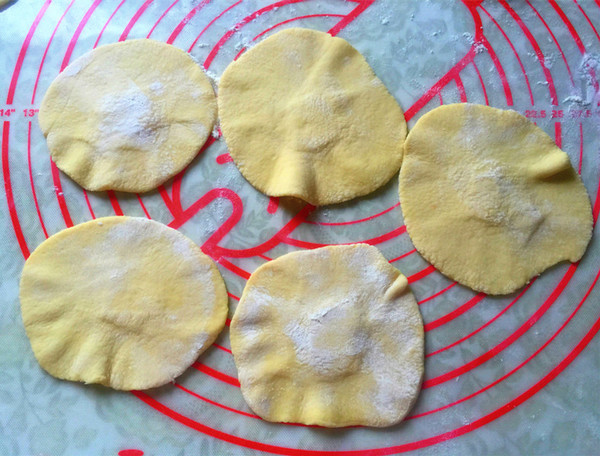 Cornmeal and Meat Buns recipe