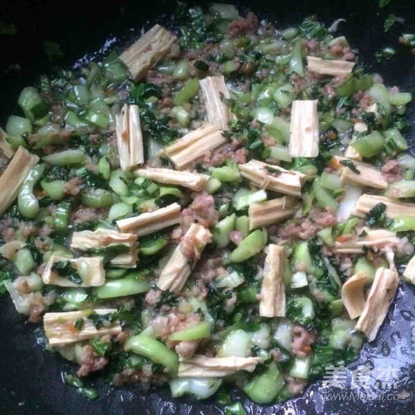 Stir-fried Minced Pork with Greens and Yuba recipe