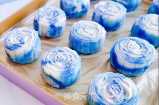 Blue and White Porcelain Snowy Mooncake recipe