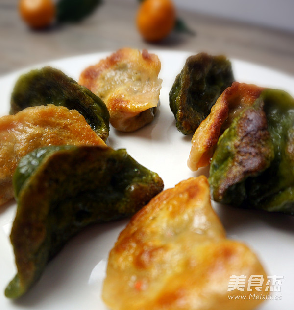 Two-color Fennel Pork Dumplings recipe