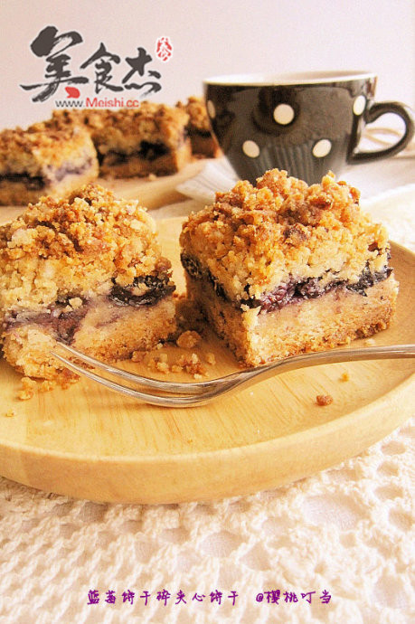Blueberry Shredded Sandwich Biscuits recipe