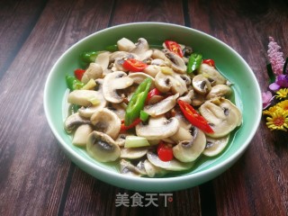 Stir-fried Mushrooms with Green and Red Pepper recipe
