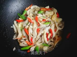 Stir-fried Oyster Mushroom with Green and Red Pepper recipe