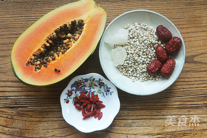 Sweet Soup with Papaya, Barley, Red Dates recipe