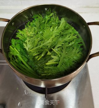 White-boiled Chrysanthemum recipe