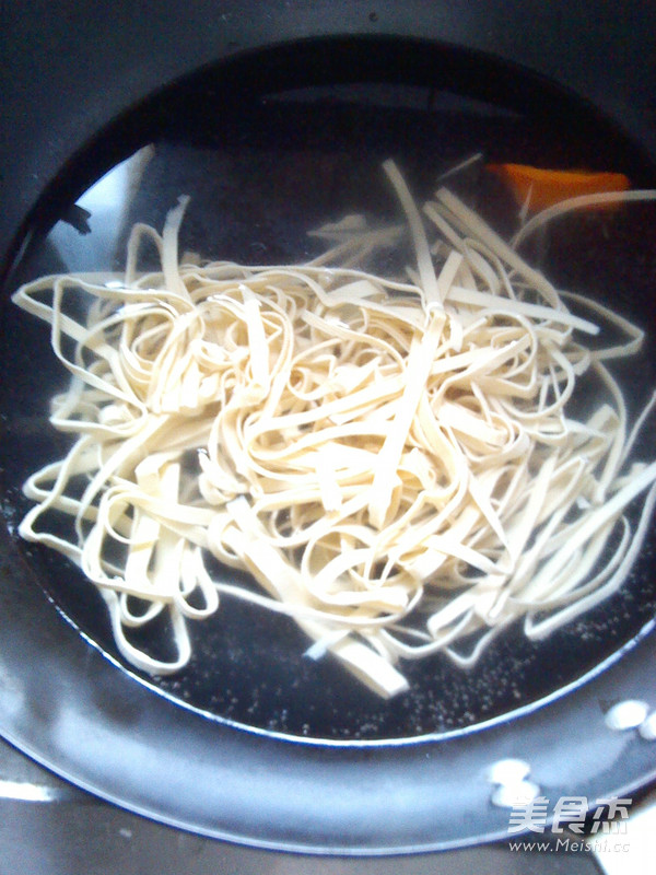 Celery Mixed with Dried Shreds recipe