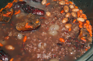 Sesame Congee with Red Dates and Longan recipe