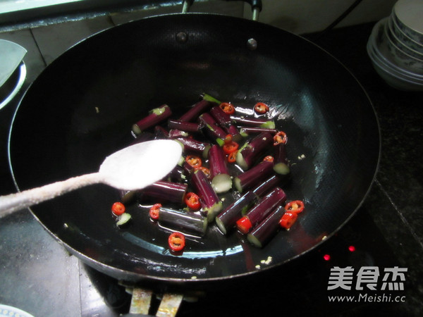 Stir-fried Red Cabbage Moss recipe