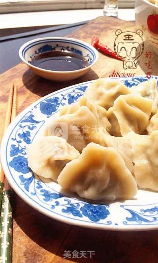 Pork Dumplings with Shiitake Mushrooms and Chives recipe