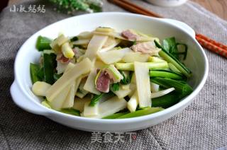 Stir-fried Bacon with Green Garlic and Bamboo Shoots recipe