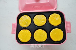 Thick Muffins with Mango Sauce recipe