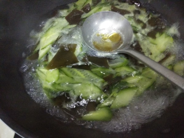 Cucumber Seaweed Soup Dinner recipe