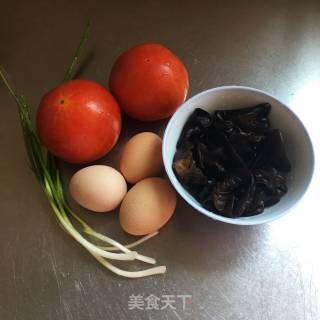Scrambled Eggs with Tomato and Fungus recipe