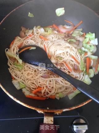 Fried Noodles with Poached Egg Sauce recipe