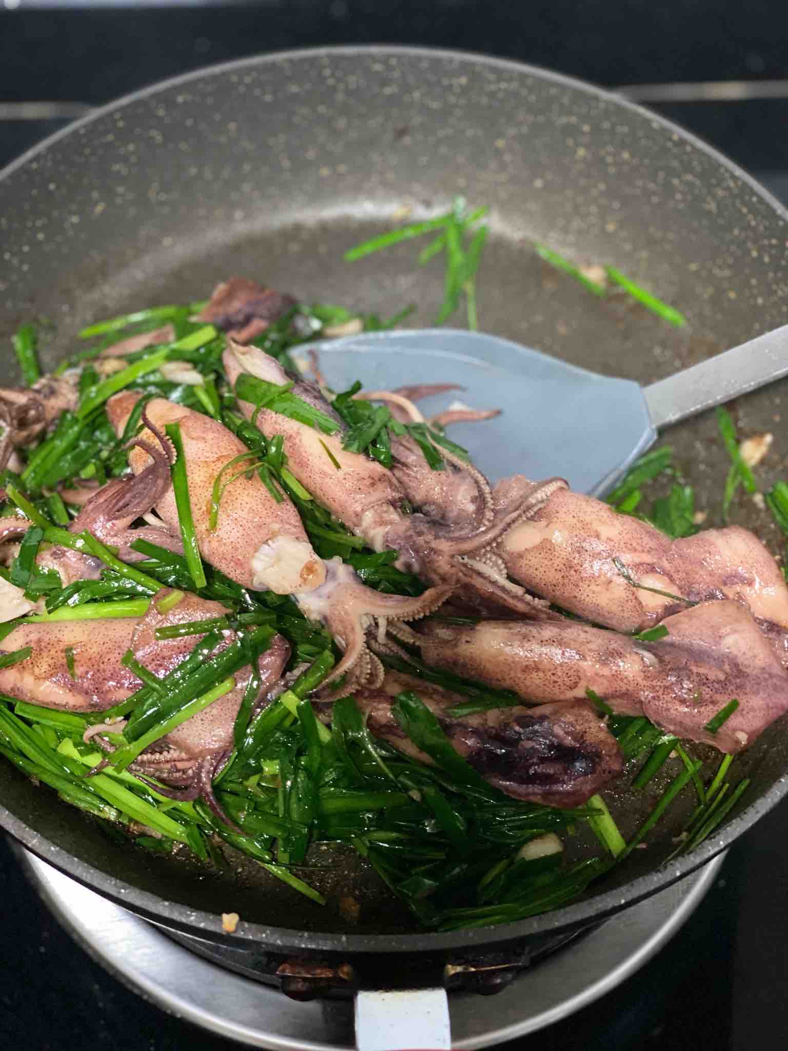 Stir-fried Squid with Leek, Fragrant Grilled Squid recipe