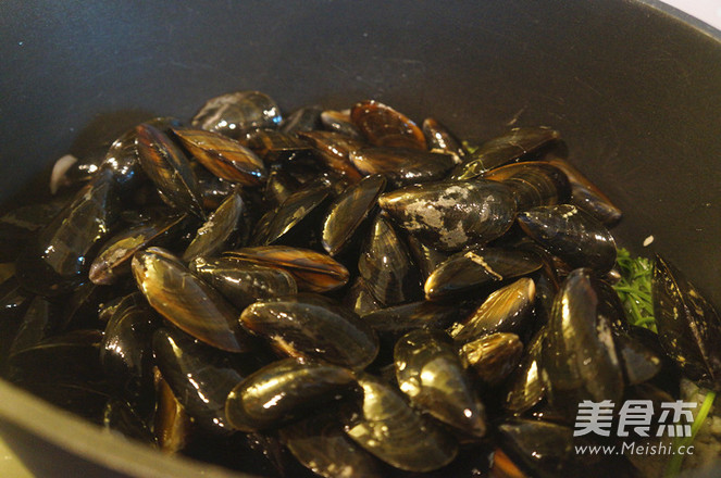 French Steamed Mussels recipe