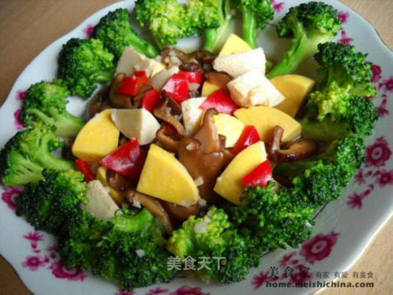 Two-color Egg Stewed with Broccoli recipe