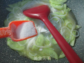 Boiled Bee Hoon with Salted Duck Egg and Cucumber recipe