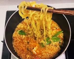 Late Night Canteen-steaming Instant Noodles recipe