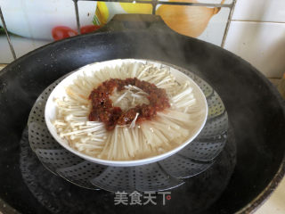 Steamed Enoki Mushroom with Chopped Pepper recipe