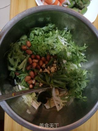 Bitter Chrysanthemum Fungus Mixed with Yuba recipe