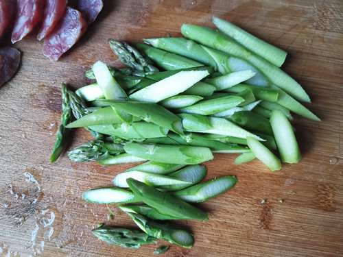 Stir-fried Asparagus with Sausage recipe