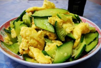 Fried Goose Eggs with Cucumber recipe