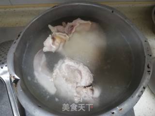 Braised Pork Intestine Ear Strips recipe