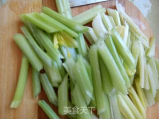 Celery Stir-fried Pork recipe