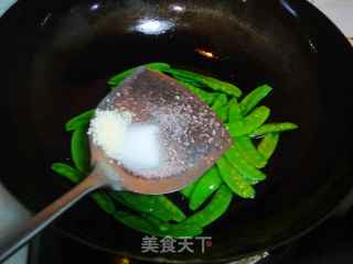Fried Sausage with Snow Peas recipe