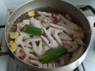 Lemon Hot and Sour Chicken Feet recipe