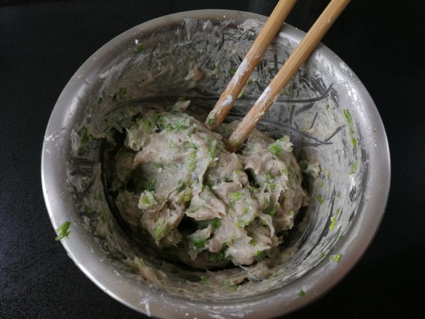 Xiabu Tomato Sauce and Celery Fish Balls recipe