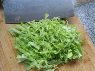 Fried Noodles with Green Cabbage recipe