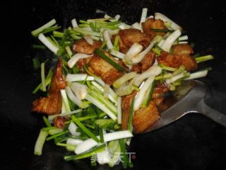 Stir-fried Pork Belly with Bracken Buckwheat Head recipe