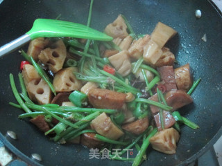 Roasted Gluten with Lotus Root recipe