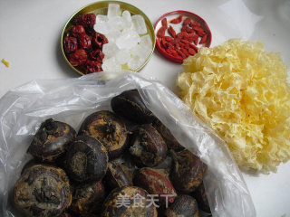 Water Chestnut and White Fungus Soup recipe