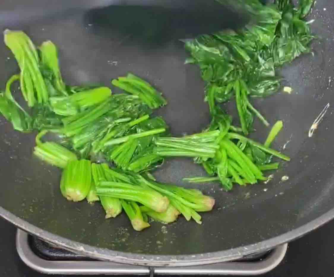 Scrambled Eggs with Linseed Oil (flax Oil) and Spinach recipe