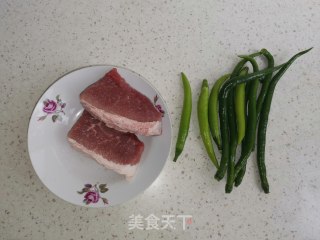 Fried Pork with Chili recipe