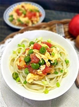 Noodles with Oyster Sauce and Tomato Sauce