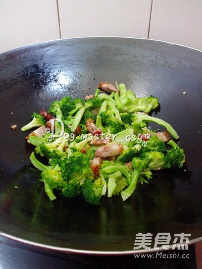 Stir-fried Pork with Broccoli recipe