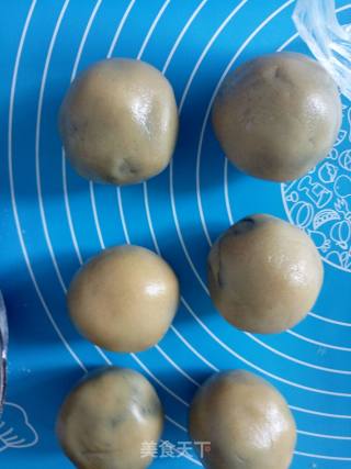 Cantonese Style Purple Sweet Potato and Red Bean Moon Cake "red Bean Moon Cake" recipe