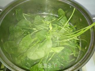 Spinach with Sesame Sauce recipe