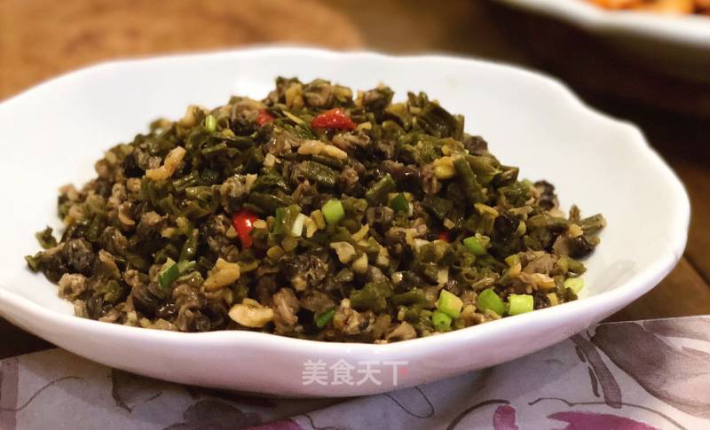 Fried Snail Meat with Dried Beans recipe