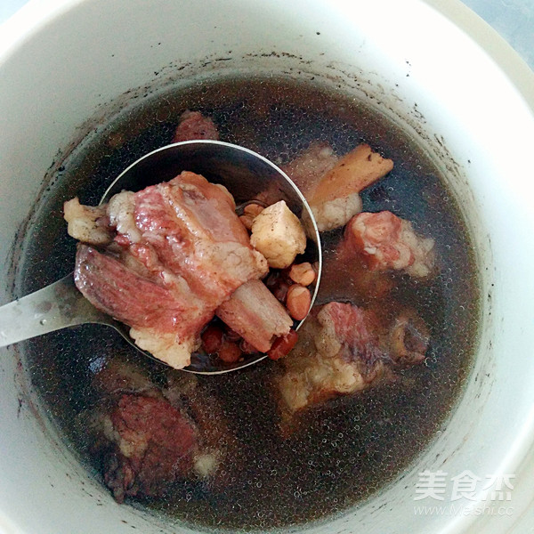 Poria and Red Bean Stewed Pork Ribs Soup recipe